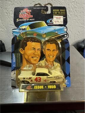Racing Champions 5 Decades of Petty Issue 1959 Die-Cast Car